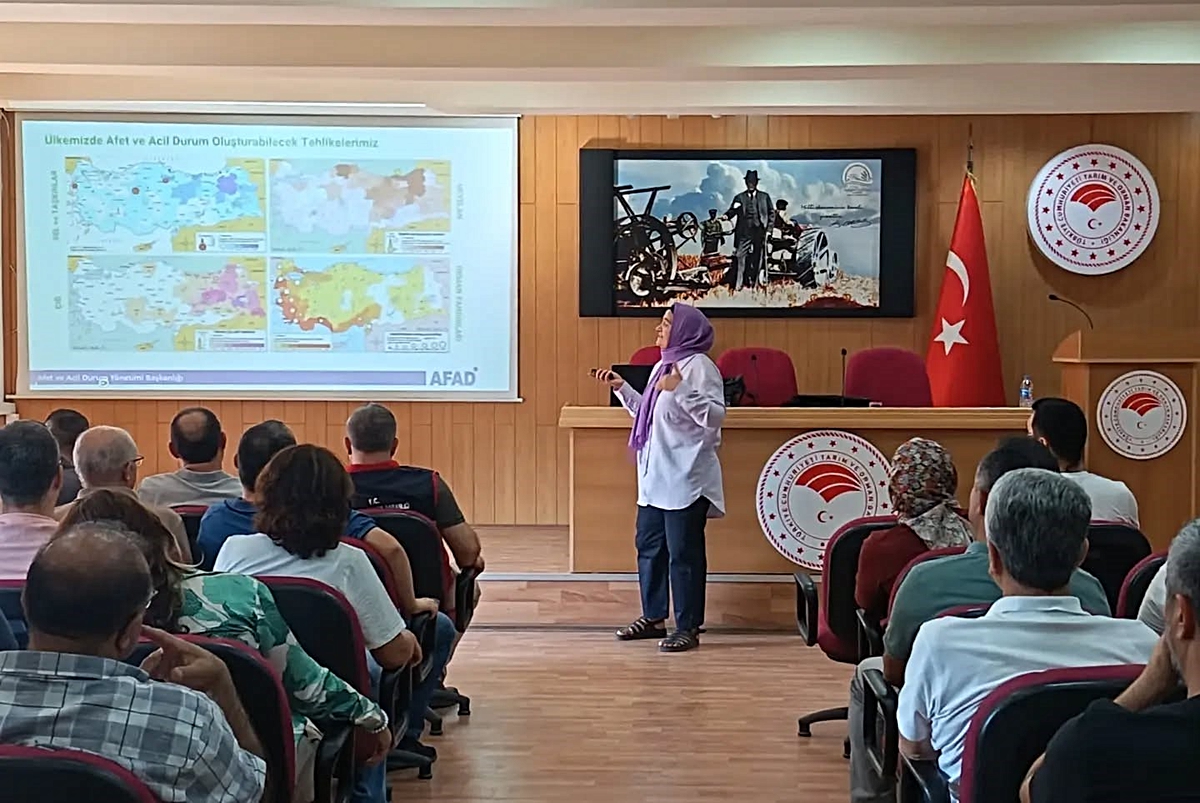 Aydın İl Tarım ve Orman Müdürlüğü personeline AFAD’dan afet ve yangın eğitimi verildi