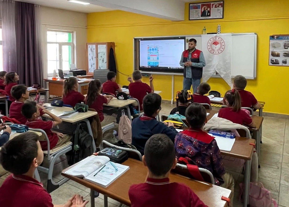 Kırklareli Vize'de ilkokul öğrencileri su tasarrufu konusunda bilgilendirildi