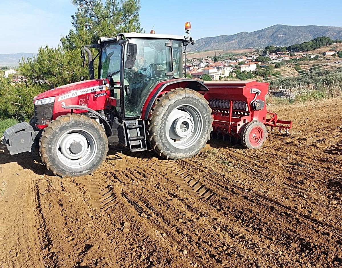 Salihli İlçe Tarım, aynı ürünü 3. yılda eken çiftçinin destek alamayacağını açıkladı