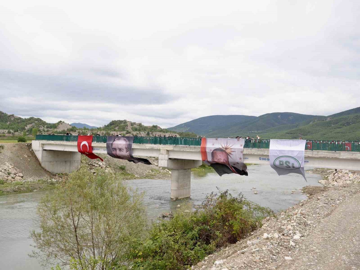 Sinop Durağan'da DSİ'nin taşkın projesinde Hacıoğlan-Yeşilkent Köprüsü açıldı