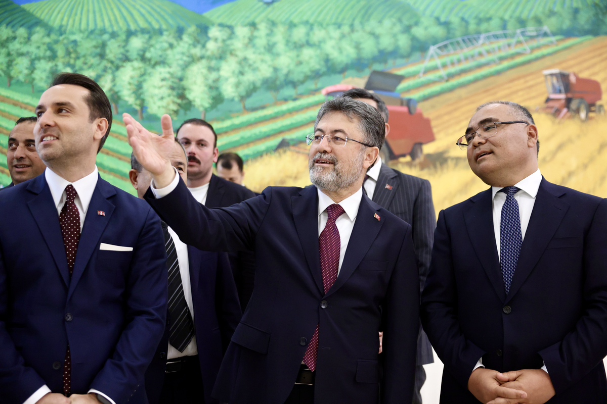Tarım Bakanı Yumaklı, Özbekistan'da tarım iş birliğini güçlendireceklerini bildirdi