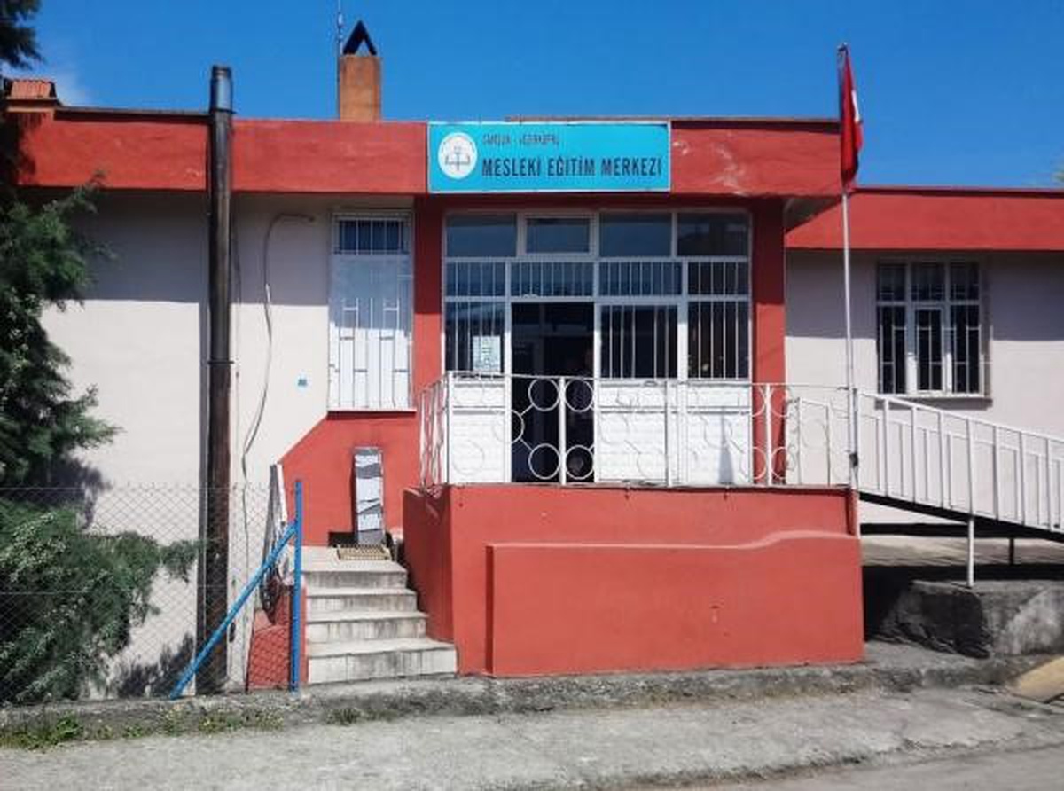 Topsakal, Vezirköprü'de 750 öğrencili MESEM ve Tarım Lisesi sorunlarını Bakan'a iletecek