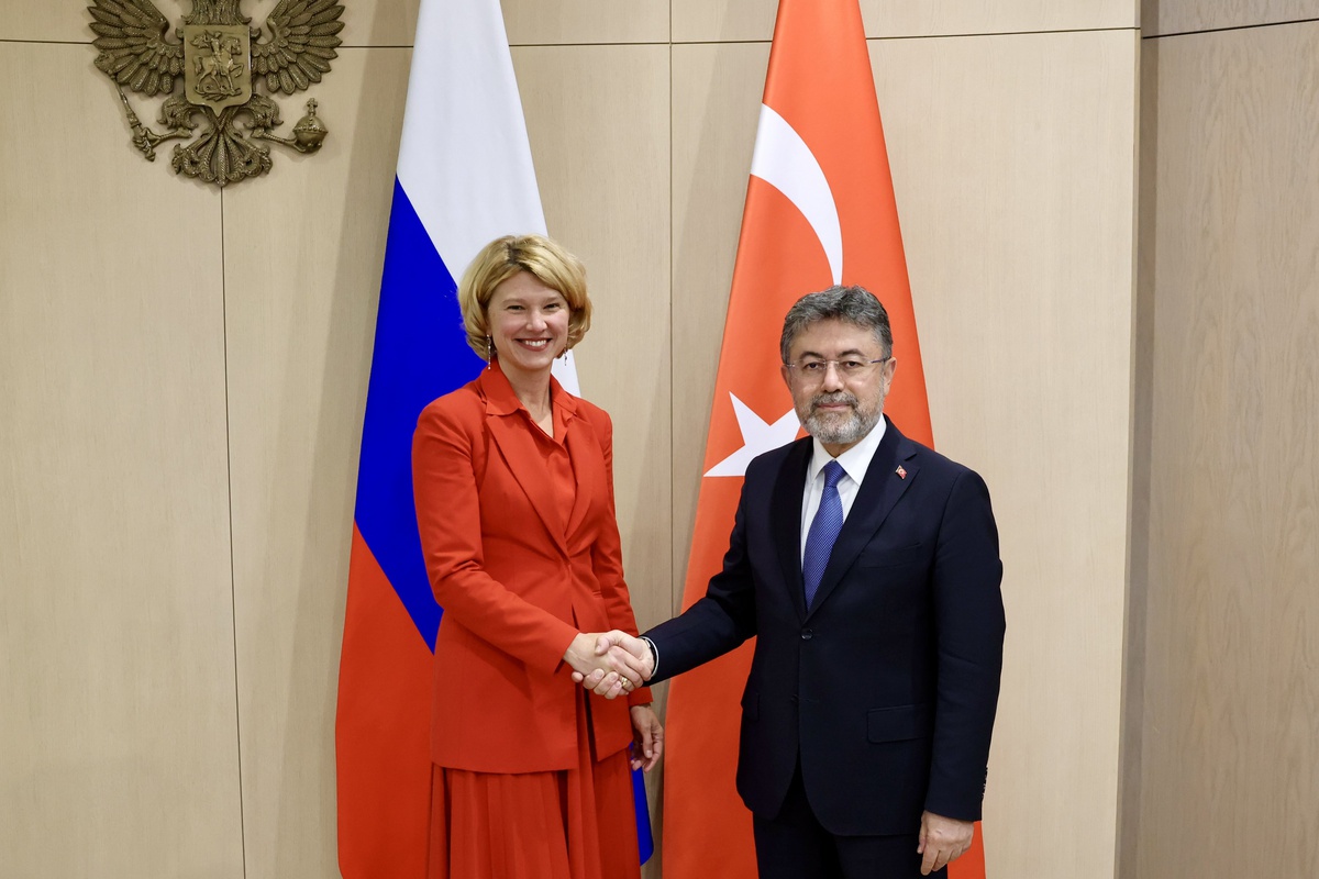 Yumaklı, Rus mevkidaşı Lut ile tarımsal ticaret ve gıda arz güvenliğini ele aldı