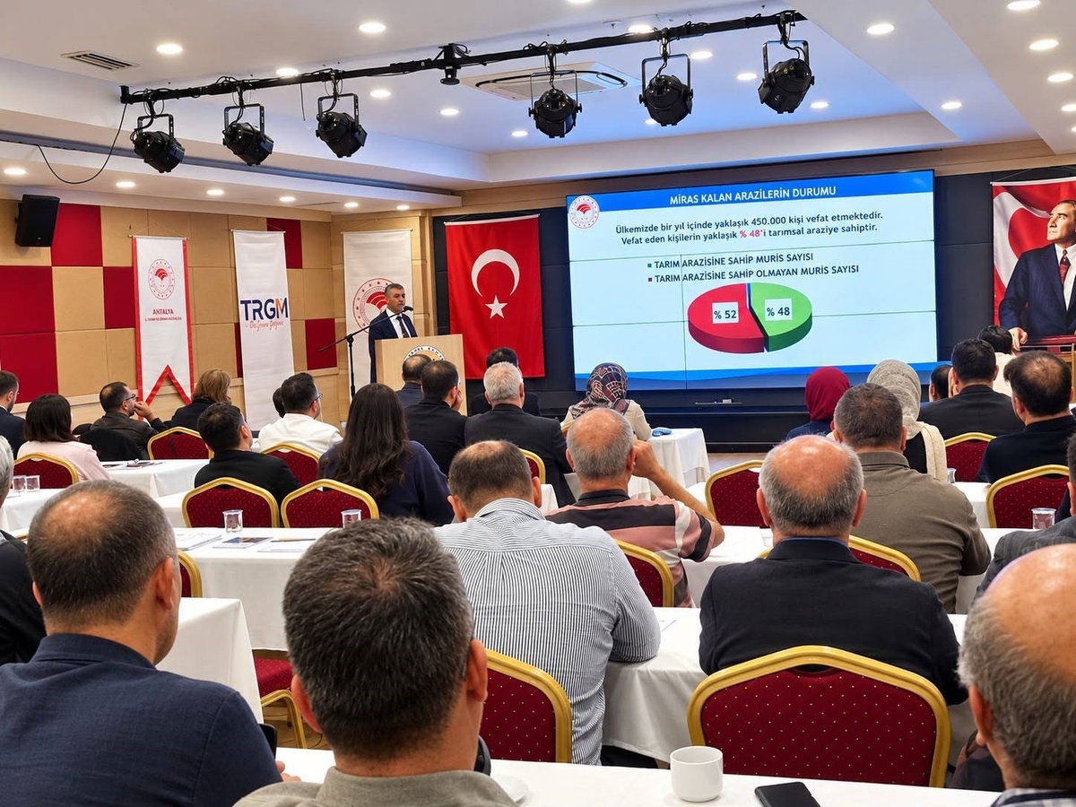 Afyonkarahisar'da tarım arazisi devri eğitimine İl Tarım teknik personeli katıldı