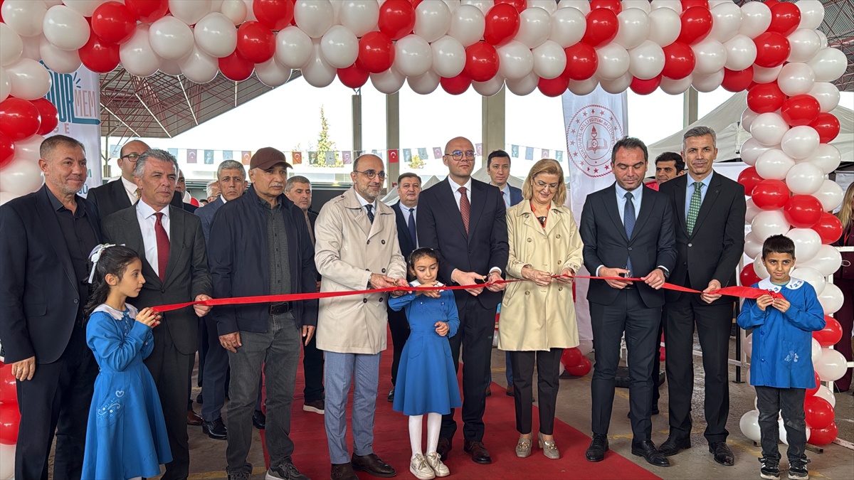 Burdur'da TÜBİTAK destekli tarım ve gıda şenliği törenle başladı