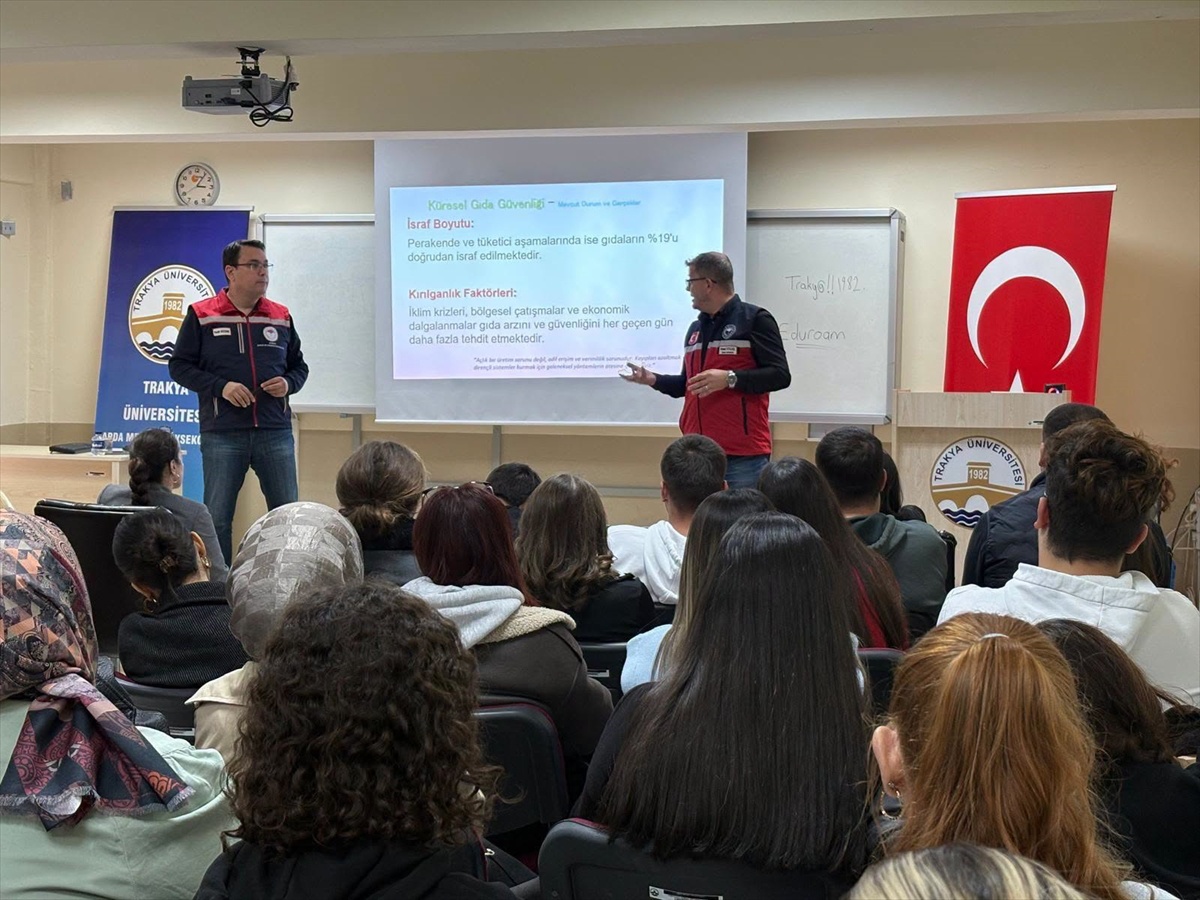 Edirne'de üniversiteliler Dünya Gıda Günü'nde sürdürülebilir gıda sistemini öğrendi