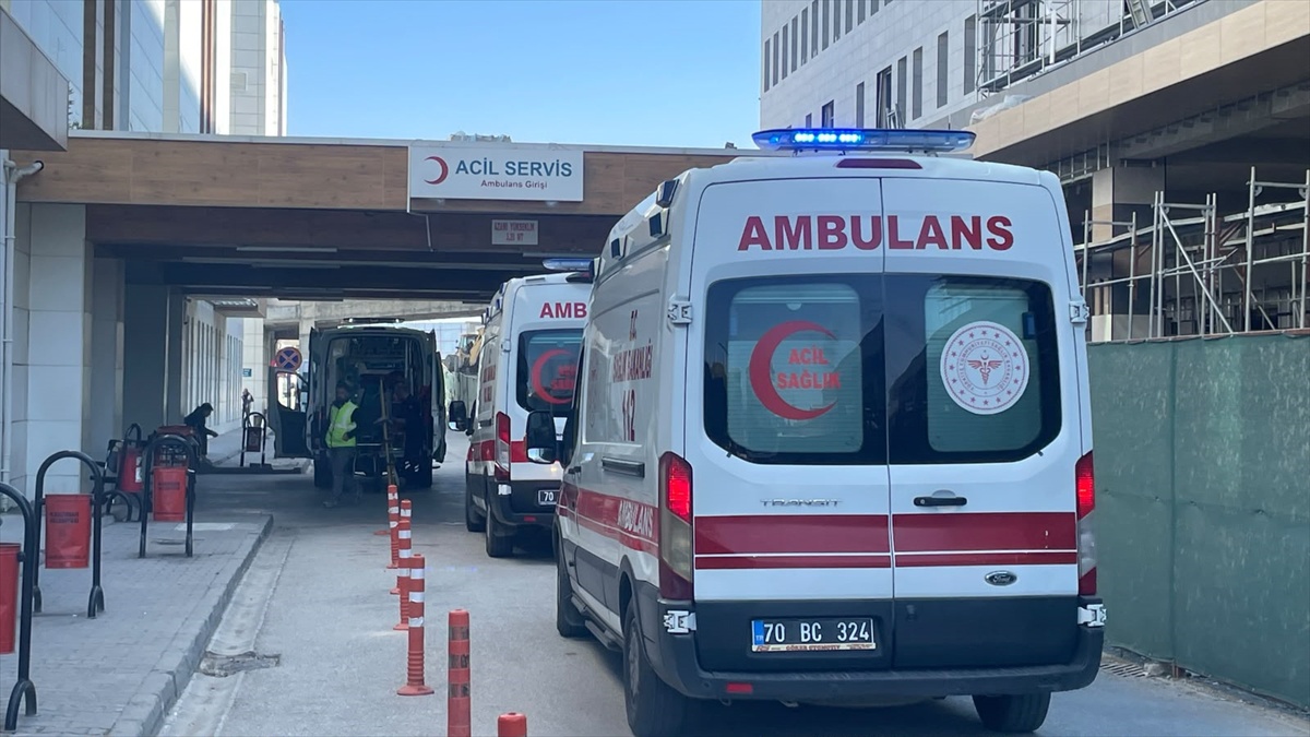 Karaman Bostanözü'nde devrilen tarım aracında 8 kişi yaralandı